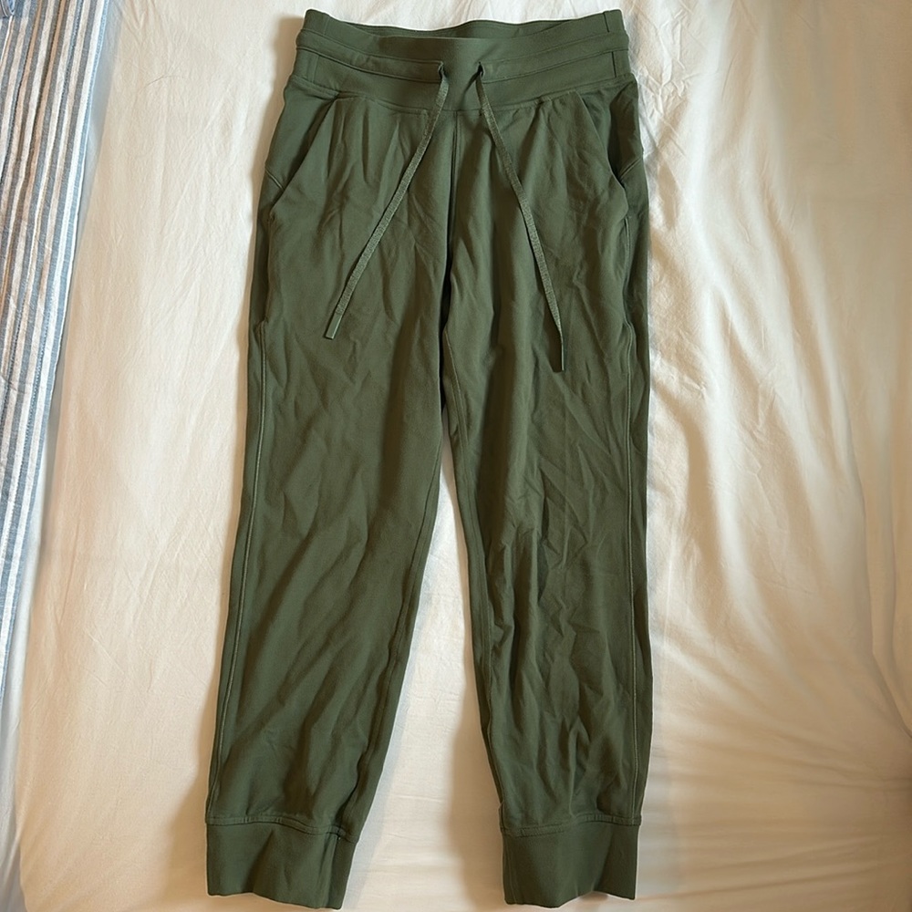 Lululemon Ready to Rulu crop jogger